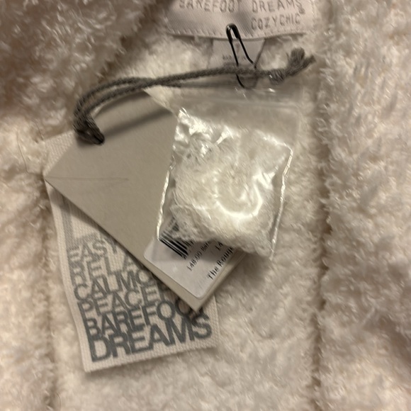 NWT!! BAREFOOT DREAMS Unisex Long Cozy Robe, Ivory - Size 1 Small - Picture 2 of 8